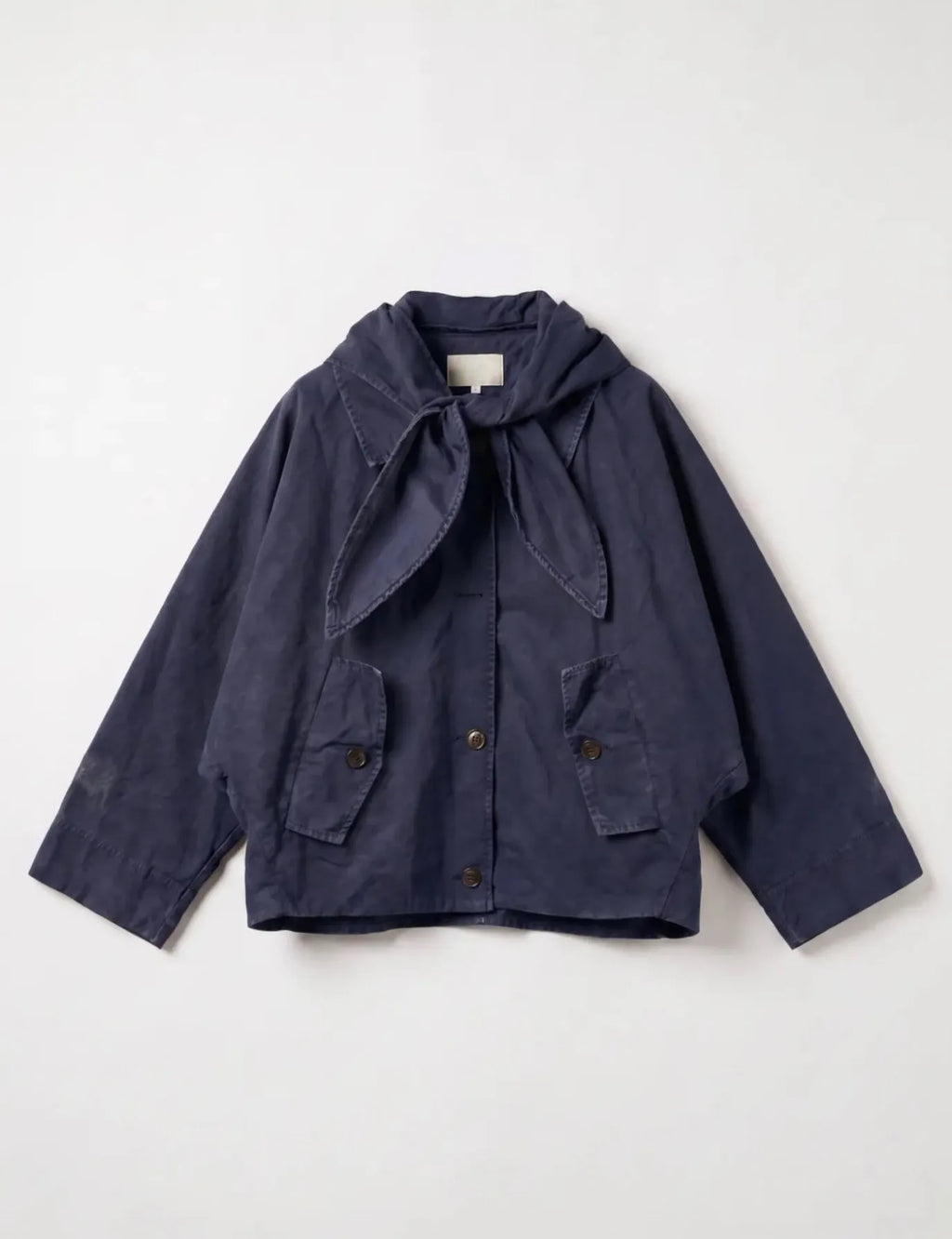 Veste courte capuche et noeud
